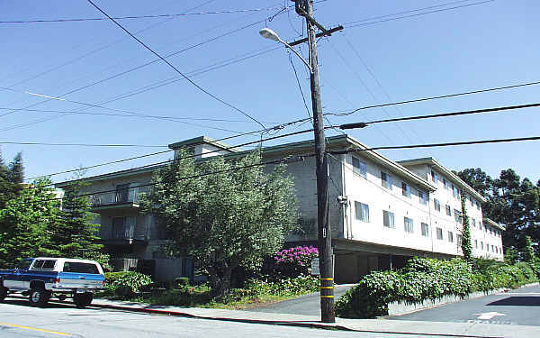 The East Hills in San Leandro, CA - Foto de edificio - Building Photo