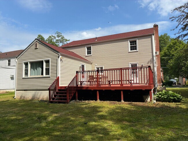 11 Lawler Rd in West Hartford, CT - Building Photo - Building Photo