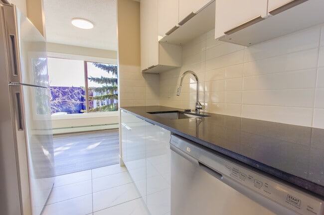 Windsor Estates in Edmonton, AB - Building Photo - Building Photo