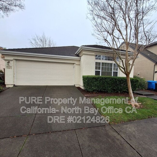 1887 Mallard Ln in Petaluma, CA - Building Photo - Building Photo