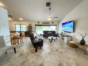 1321 SW 129th Way in Davie, FL - Building Photo - Building Photo