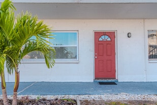 5850 18th St N, Unit 11 in St. Petersburg, FL - Building Photo