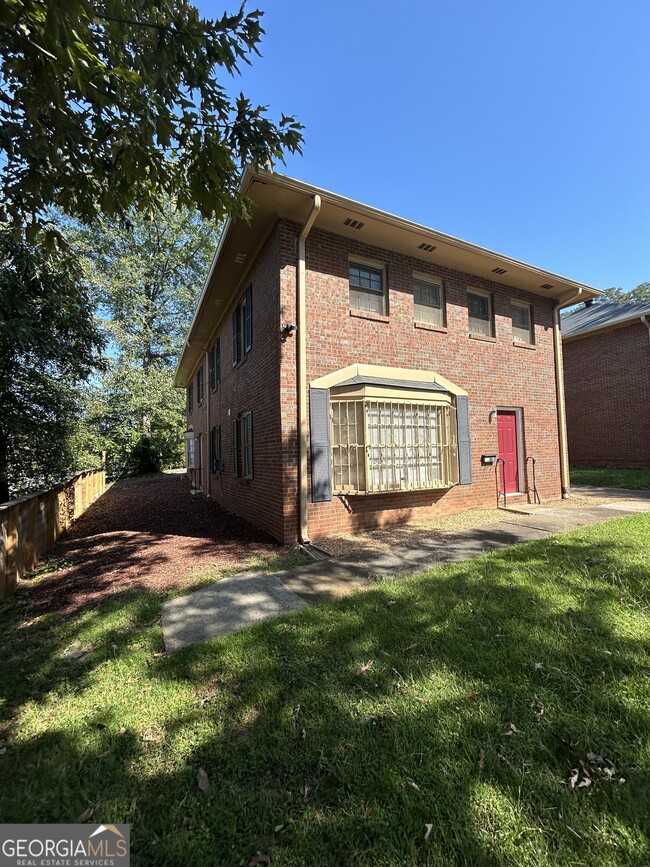 1355 Lucile Ave SW in Atlanta, GA - Building Photo - Building Photo