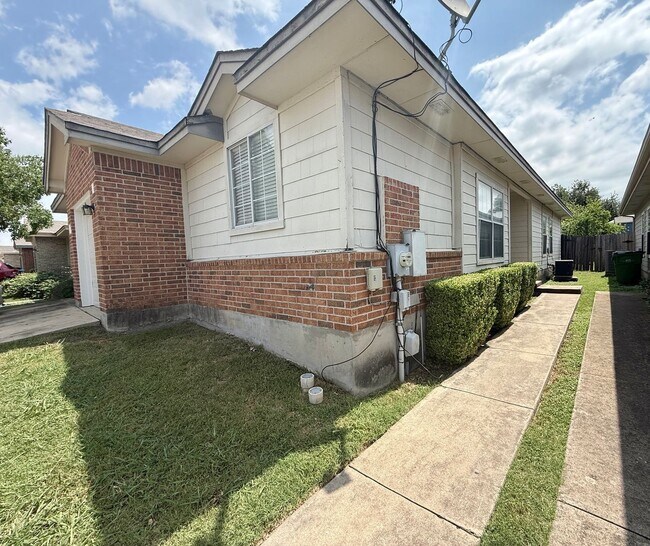 2817 Southampton Way in Round Rock, TX - Building Photo - Building Photo