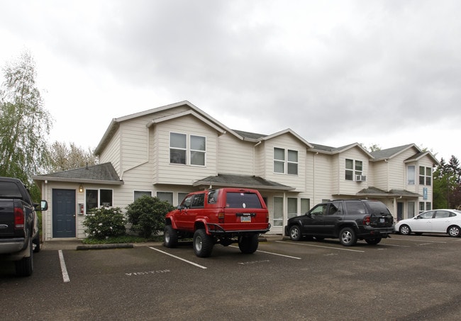 Pleasant Ridge Apartments in Oregon City, OR - Building Photo - Building Photo