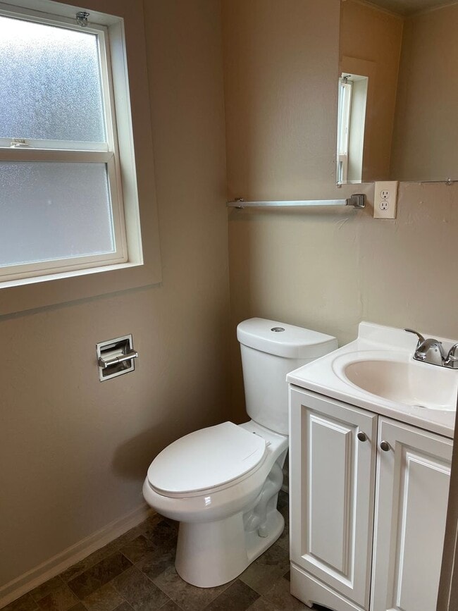 222 Jennings St in Lebanon, OR - Building Photo - Building Photo