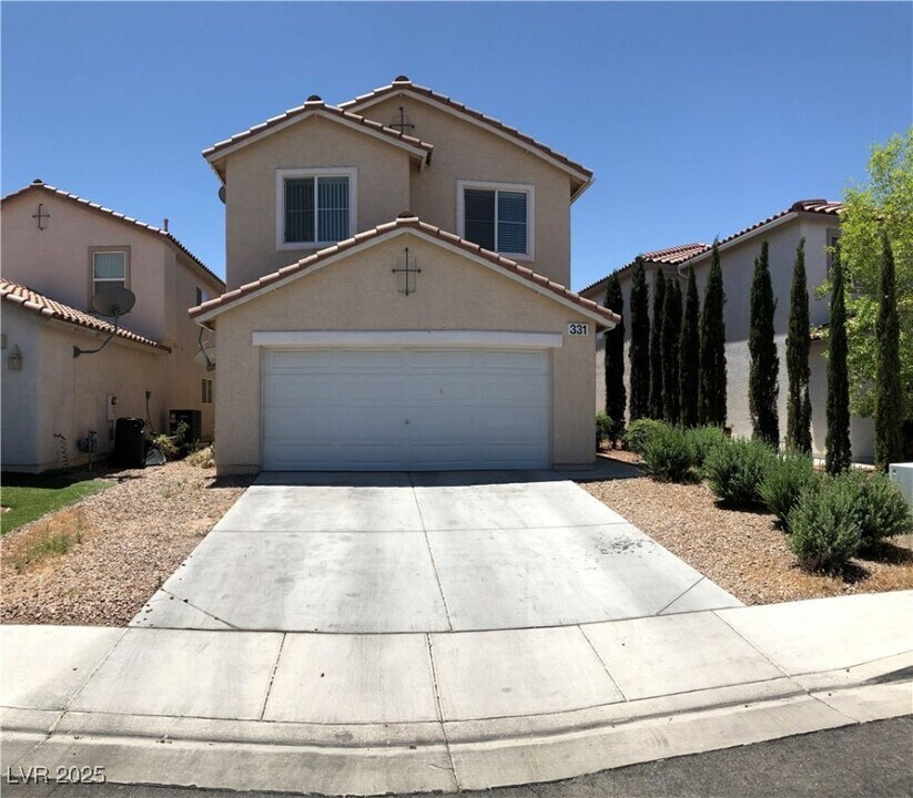 331 Silverado Pines Ave in Las Vegas, NV - Building Photo
