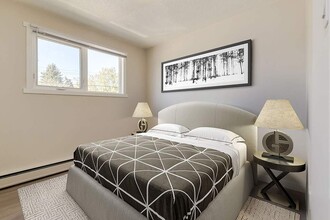 Mirror Lake Apartments in Camrose, AB - Building Photo - Building Photo