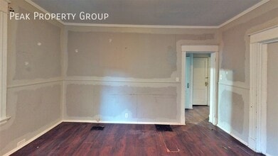 2317 Stratford Ave in Cincinnati, OH - Building Photo - Building Photo