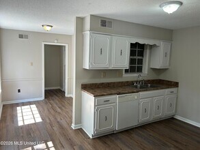 7397 Meadowbrook Dr in Horn Lake, MS - Building Photo - Building Photo