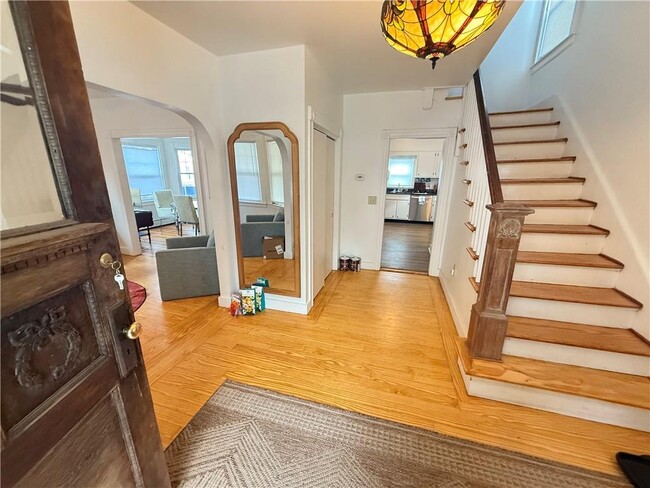 18 Bedlow Ave in Newport, RI - Building Photo - Building Photo