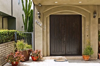 2027 Butler Ave in Los Angeles, CA - Building Photo - Building Photo
