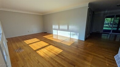 523 Harris Rd in Richmond Heights, OH - Building Photo - Building Photo