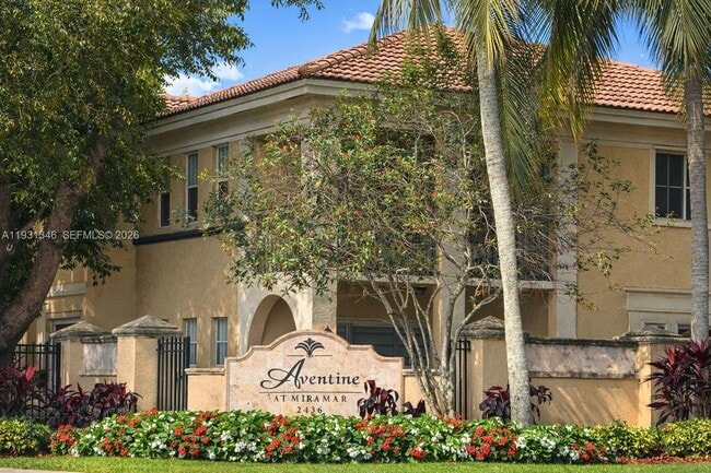 2494 Centergate Dr in Miramar, FL - Building Photo - Building Photo