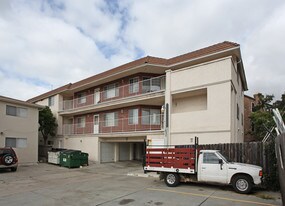 2125 Chatsworth Blvd in San Diego, CA - Building Photo