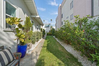 1027 12th St in Santa Monica, CA - Building Photo - Building Photo