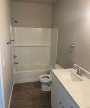 7687 Peden Rd in Azle, TX - Foto de edificio - Building Photo