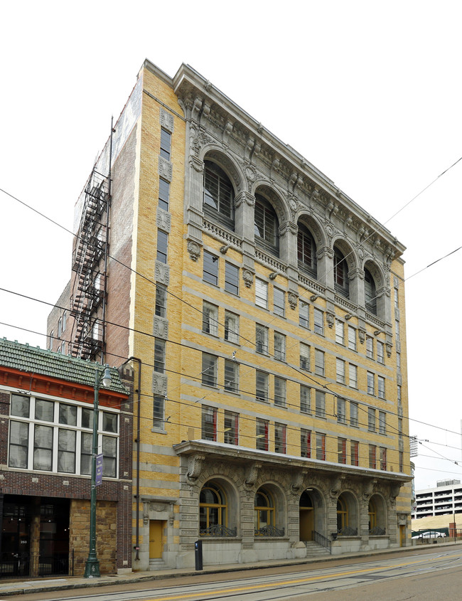 Downtown YMCA Lofts in Memphis, TN - Foto de edificio - Building Photo