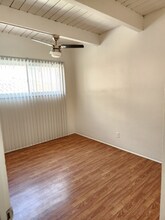 1909 Beachwood Dr, Unit 19 in Los Angeles, CA - Building Photo - Building Photo