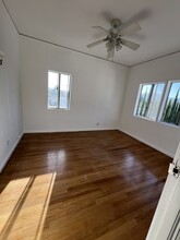 27 E Montana St in Pasadena, CA - Foto de edificio - Building Photo