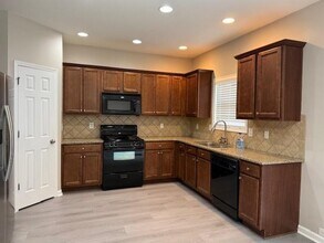 2718 Beynon Ln NE in Suwanee, GA - Building Photo - Building Photo
