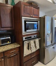 18402 NW 56th Pl in Miami Gardens, FL - Building Photo - Building Photo