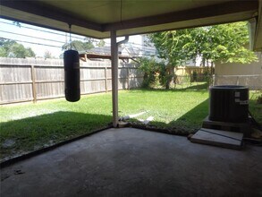2054 Western Village Ln in Houston, TX - Building Photo - Building Photo
