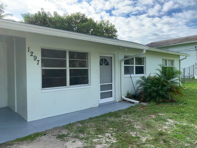 property at 1297 NW Charlie Green Dr