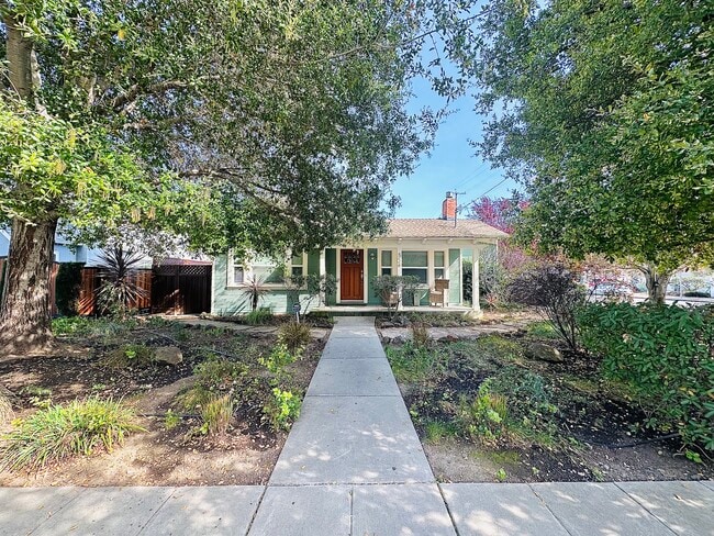 504 Montgomery St in Napa, CA - Foto de edificio - Building Photo