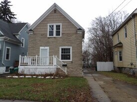 65 Deerfield Ave in Buffalo, NY - Building Photo