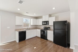 604 Cyprus Ct in Forked River, NJ - Building Photo - Building Photo