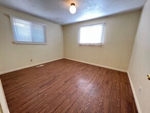 778 E Enchanted Dr in Midvale, UT - Building Photo - Building Photo