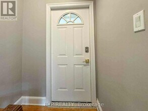 464 Holland Ave in Ottawa, ON - Building Photo - Building Photo