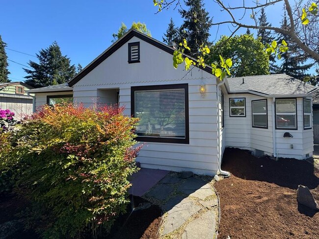 801 Dorris St in Eugene, OR - Building Photo - Building Photo