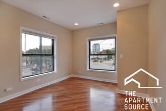 1802 N Sheffield Ave, Unit 2F in Chicago, IL - Foto de edificio - Building Photo