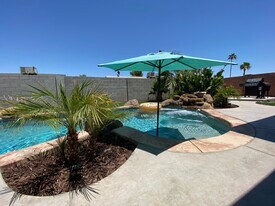 7970 W Elm St in Phoenix, AZ - Building Photo