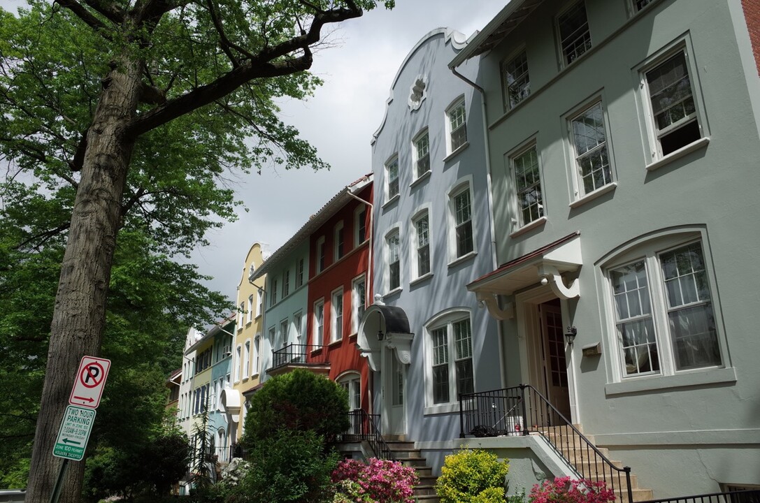 1805 Kenyon St NW, Unit Basement in Washington, DC - Foto de edificio