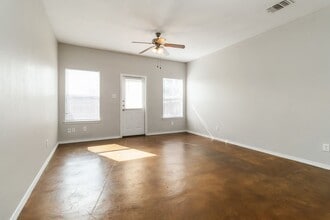 7301 Longing Trail in San Antonio, TX - Building Photo - Building Photo