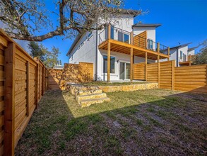 20507 Bonanza in Lago Vista, TX - Foto de edificio - Building Photo