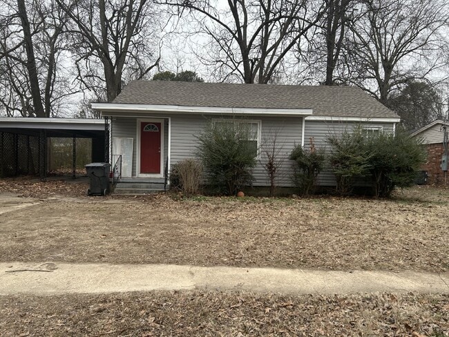 property at 1305 Holly St