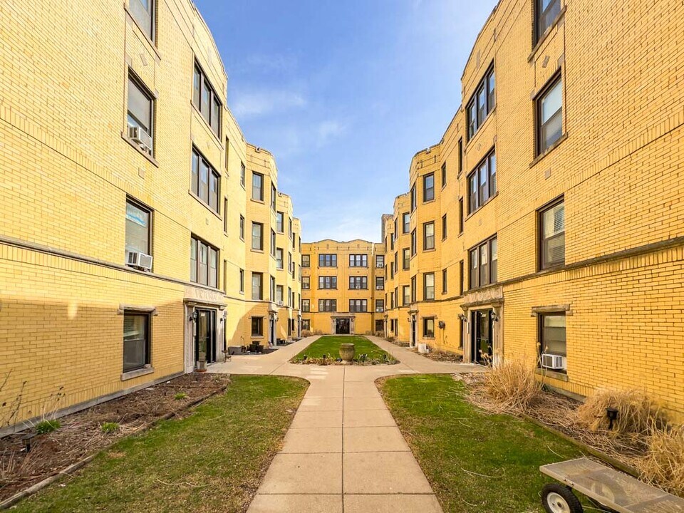 3815 N Greenview Ave in Chicago, IL - Building Photo