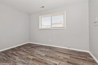 87 Paxton Ave in Calumet City, IL - Building Photo - Building Photo