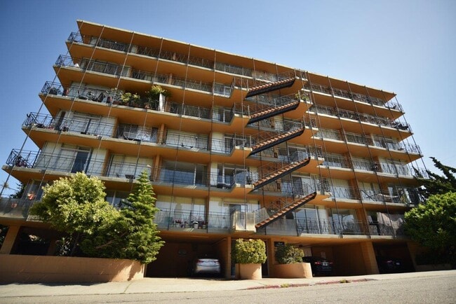 Rumi Apartments in Berkeley, CA - Building Photo - Building Photo