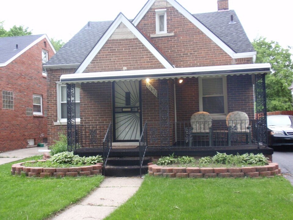 15671 Eastwood St in Detroit, MI - Building Photo