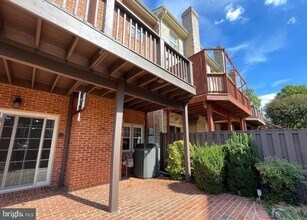 6259 Traci Joyce Ln in Alexandria, VA - Building Photo - Building Photo