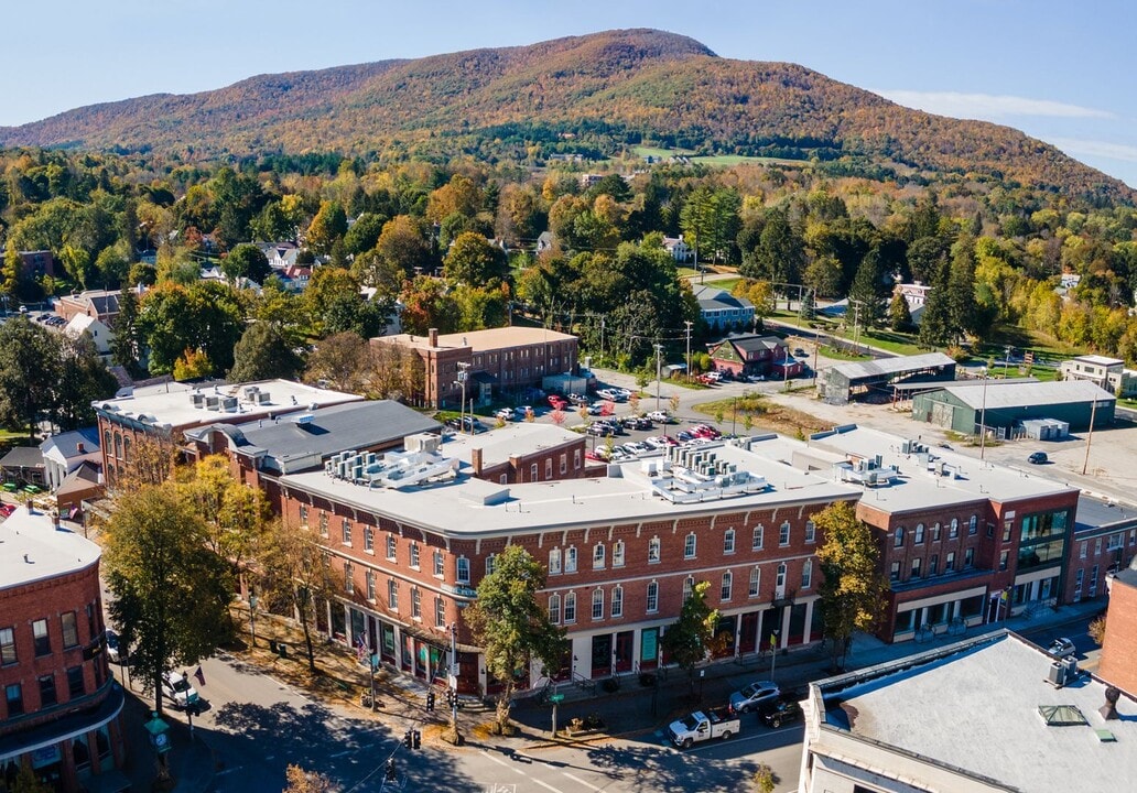 359 Main St in Bennington, VT - Building Photo