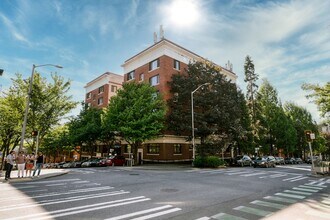 The Humphrey Apartments in Seattle, WA - Building Photo - Building Photo