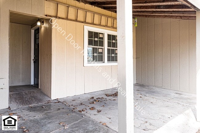 340 N Wayne St in Waterloo, IN - Building Photo - Building Photo