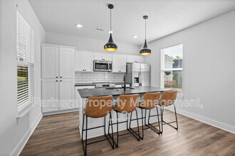 3068 W Salida Ln in Fayetteville, AR - Foto de edificio - Building Photo