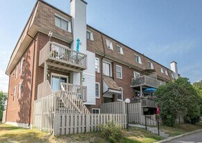 24 Townline Road East in Carleton Place, ON - Building Photo